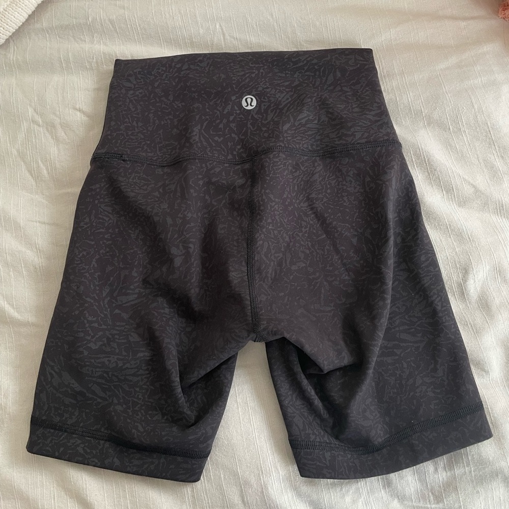 Lululemon Wunder Train High-Rise Short 6”